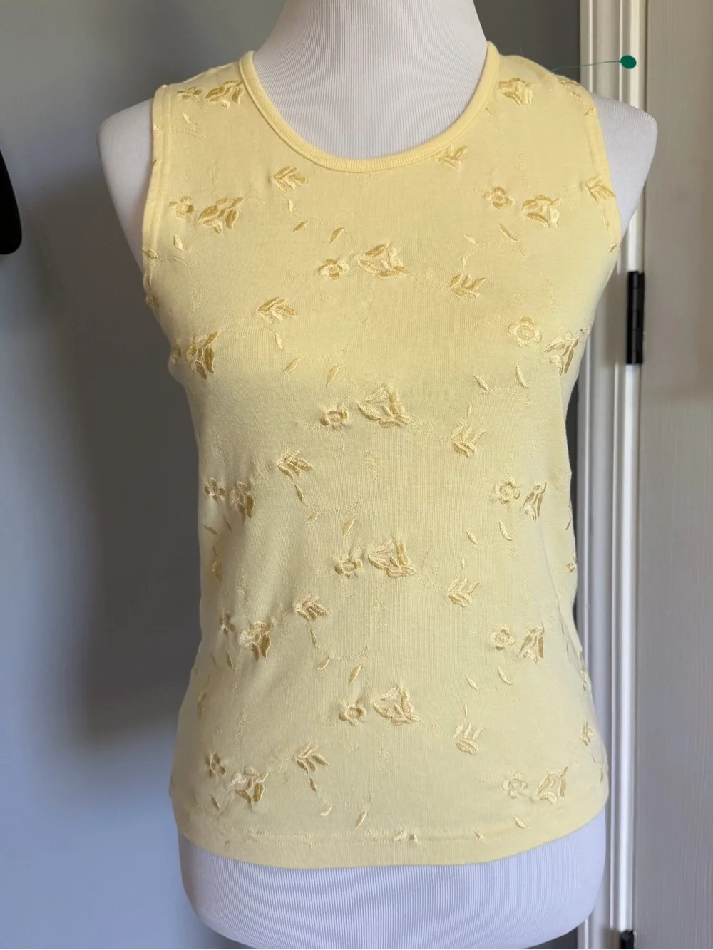 Yellow Tanktop - Picture 1 of 2